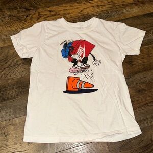 Nike boys tee size M